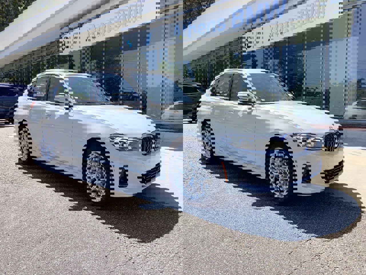 2025 Bmw 330i photo 2