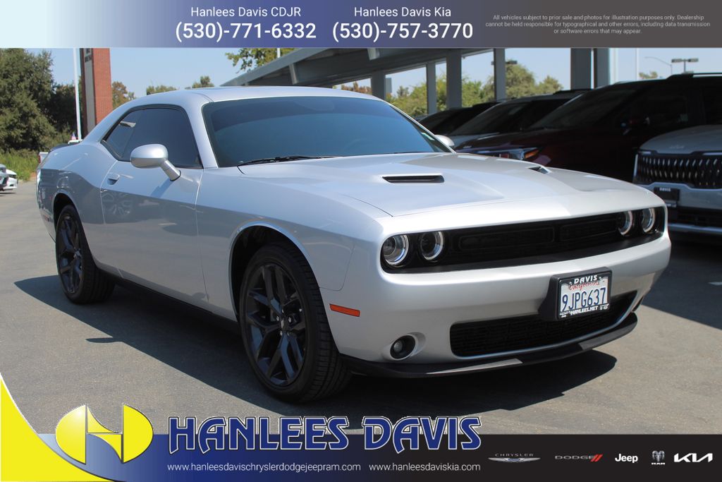2023 Dodge Challenger SXT photo 4