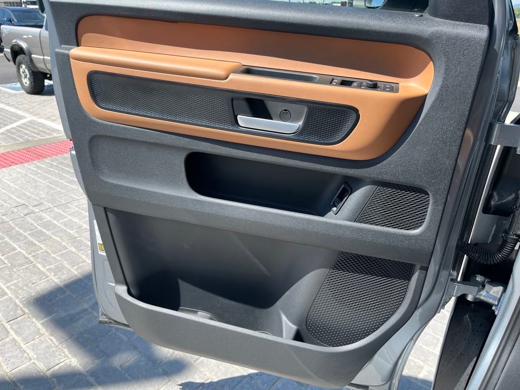 2025 Volkswagen ID. Buzz Pro S photo 44