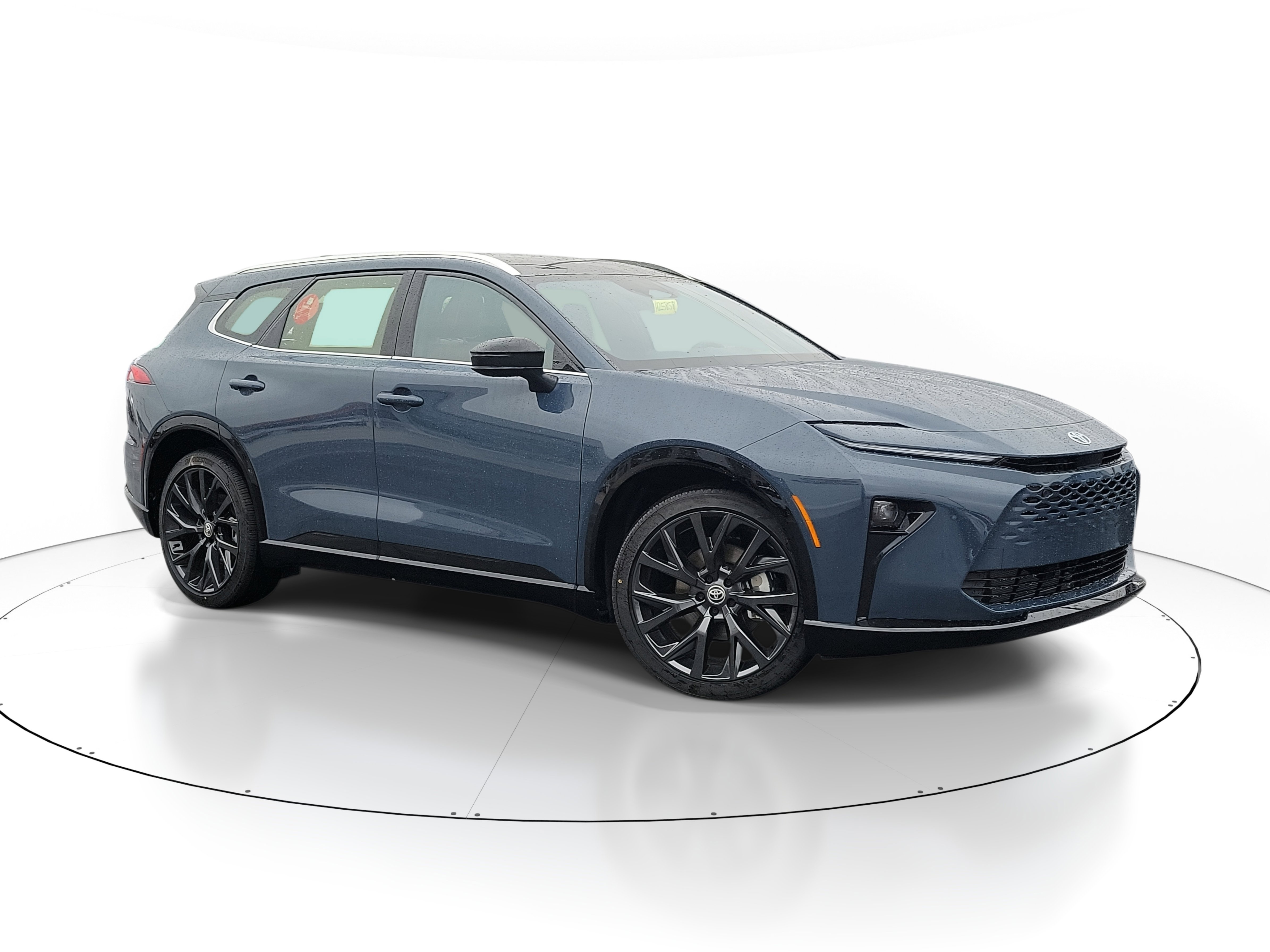 2025 Toyota Crown Signia Limited's photo