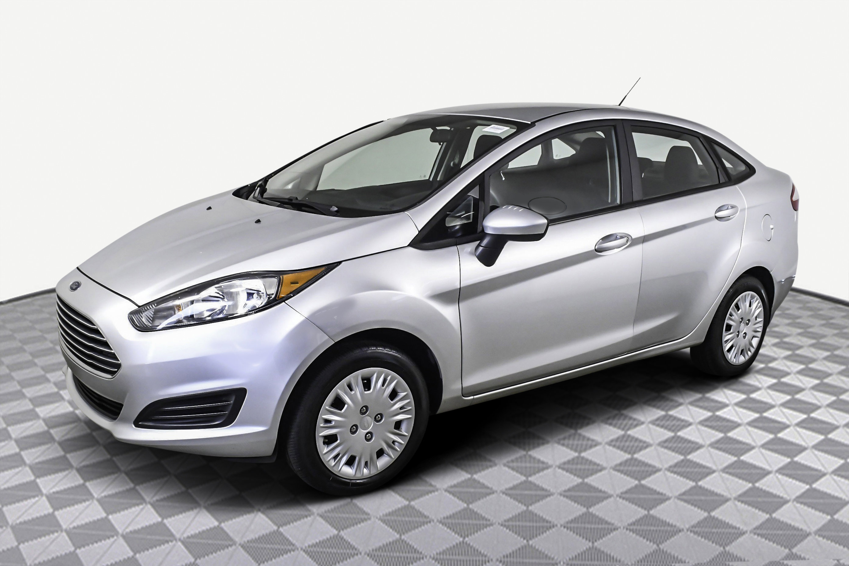 2019 Ford Fiesta S photo 3
