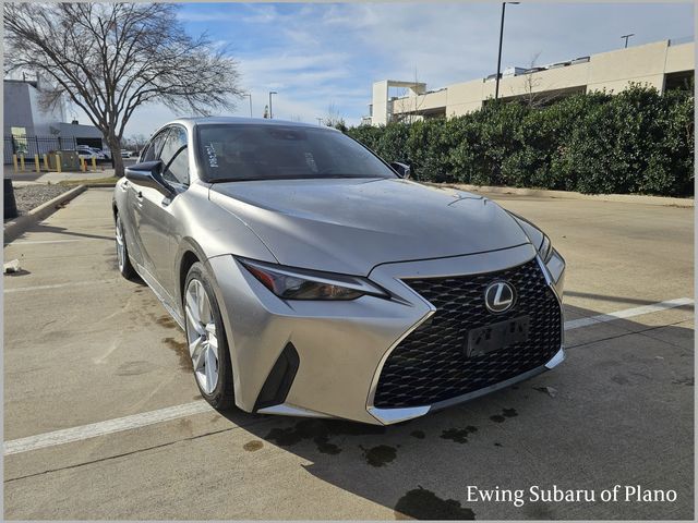 2021 Lexus IS 300's photo