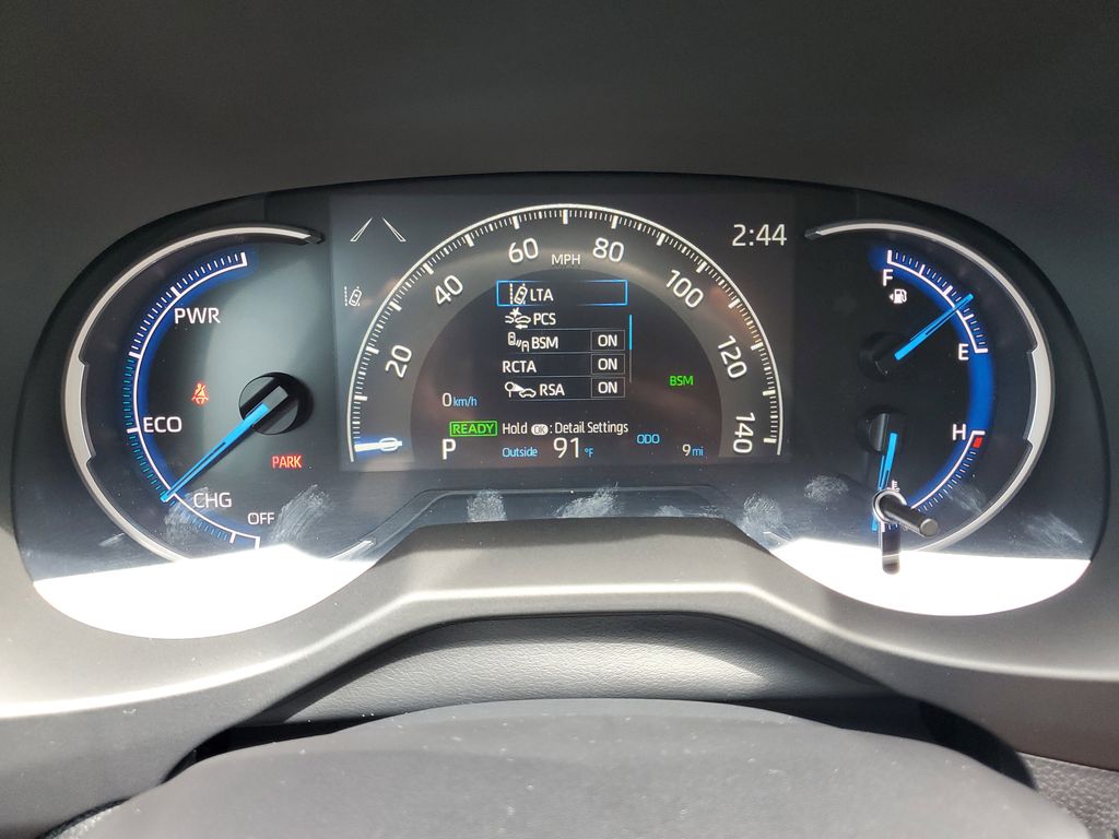 2025 Toyota RAV4 Hybrid XLE photo 18