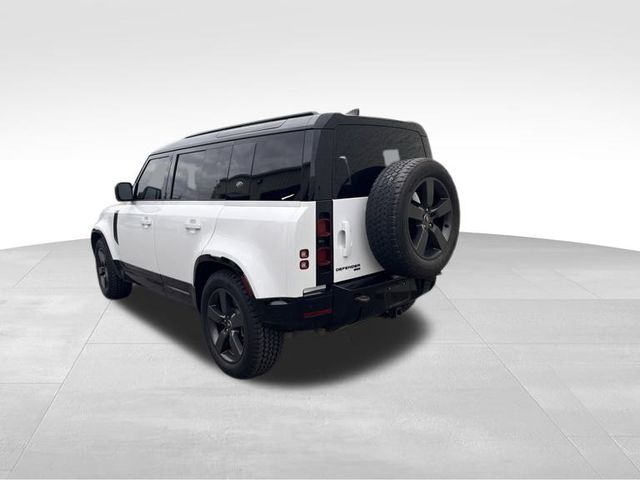 2022 Land Rover Defender 110 X-Dynamic HSE photo 4