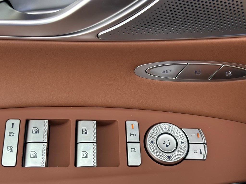 2026 Genesis GV70 2.5T Advanced photo 18