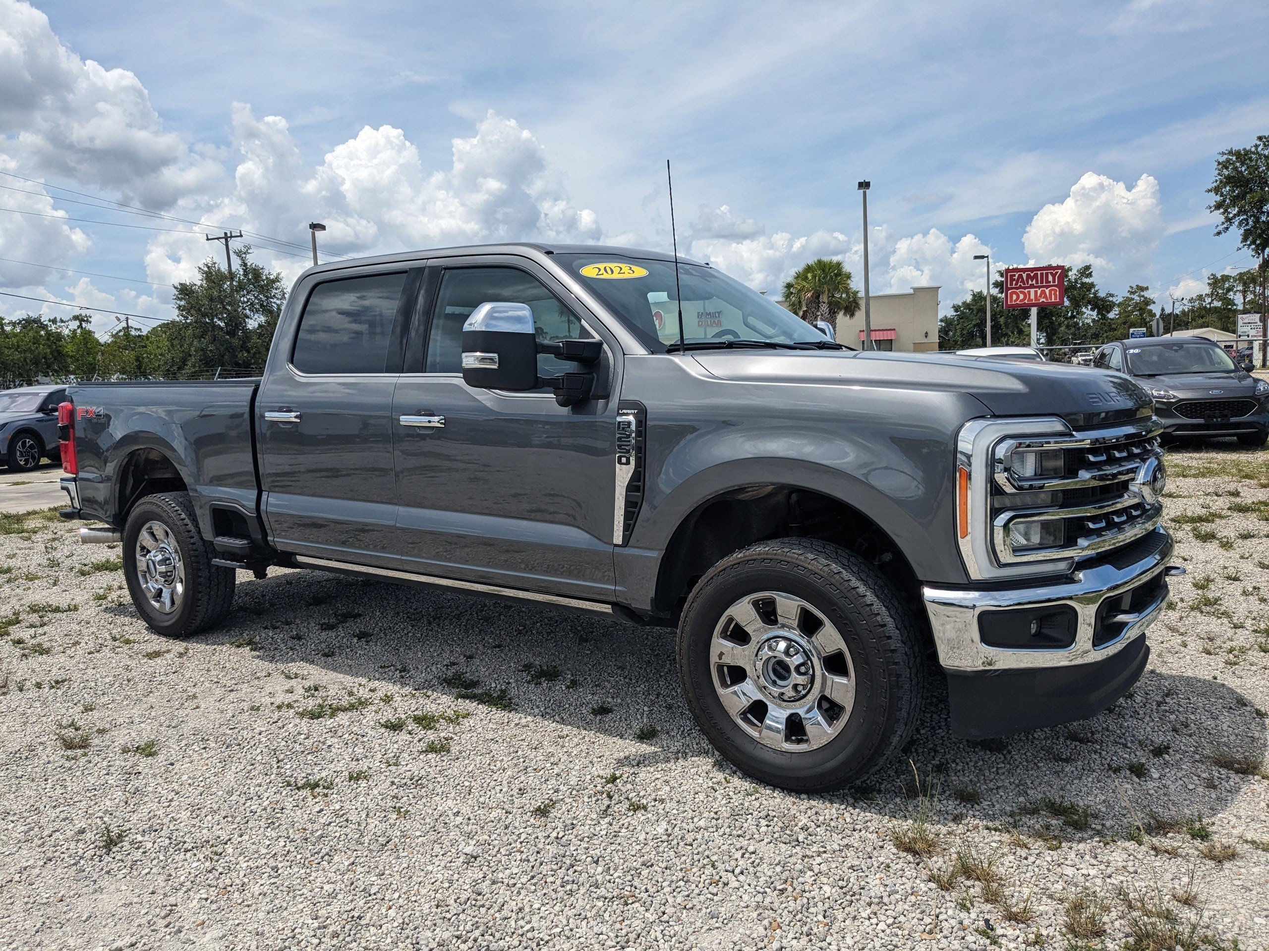 2023 Ford F-250 Lariat photo 2