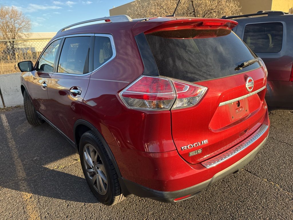2015 Nissan Rogue SL photo 2