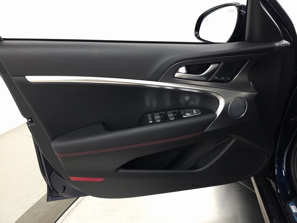2026 Genesis G70 3.3T Sport Prestige photo 9
