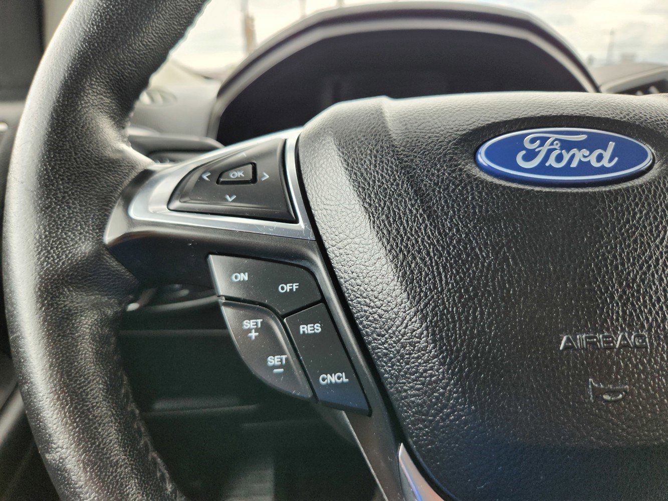 2022 Ford Edge SEL photo 21
