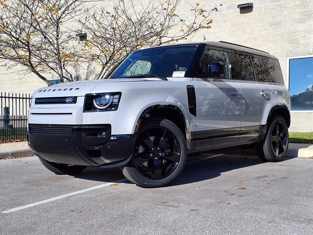 2026 Land Rover Defender X-Dynamic SE's photo