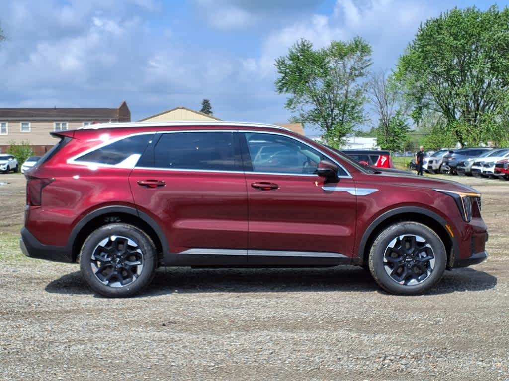 2025 Kia Sorento S photo 2