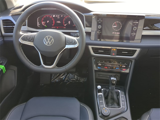 2025 Volkswagen Taos SEL photo 9