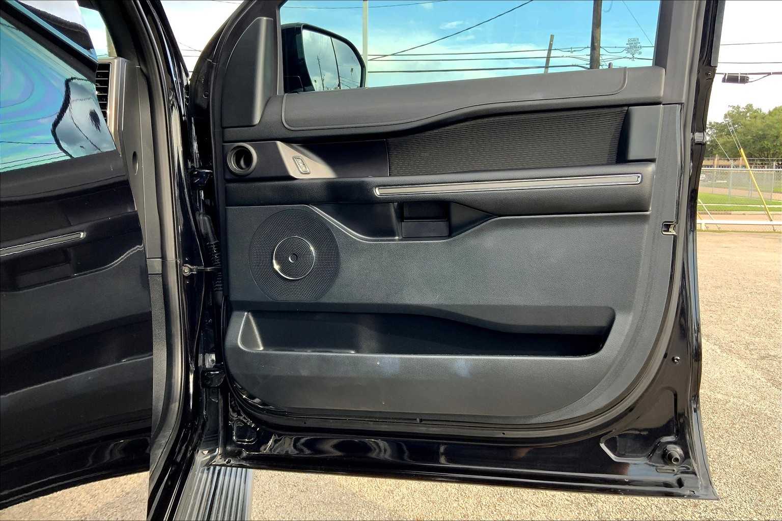 2021 Ford Expedition XLT photo 25