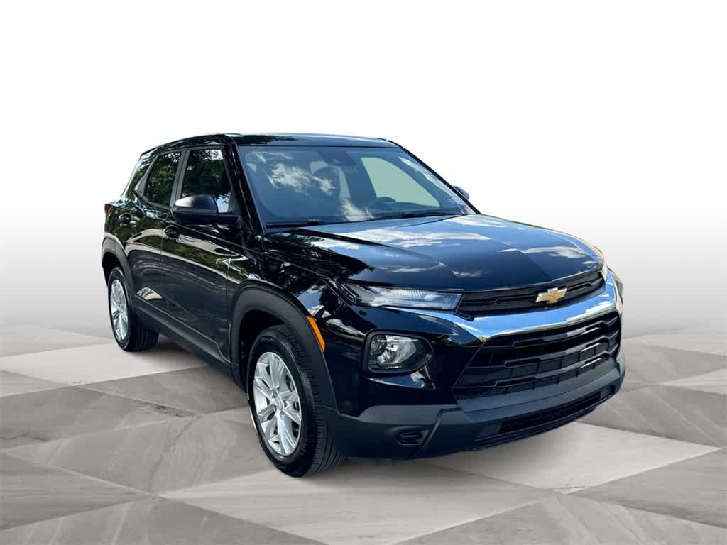 2023 Chevrolet Trailblazer LS photo 2