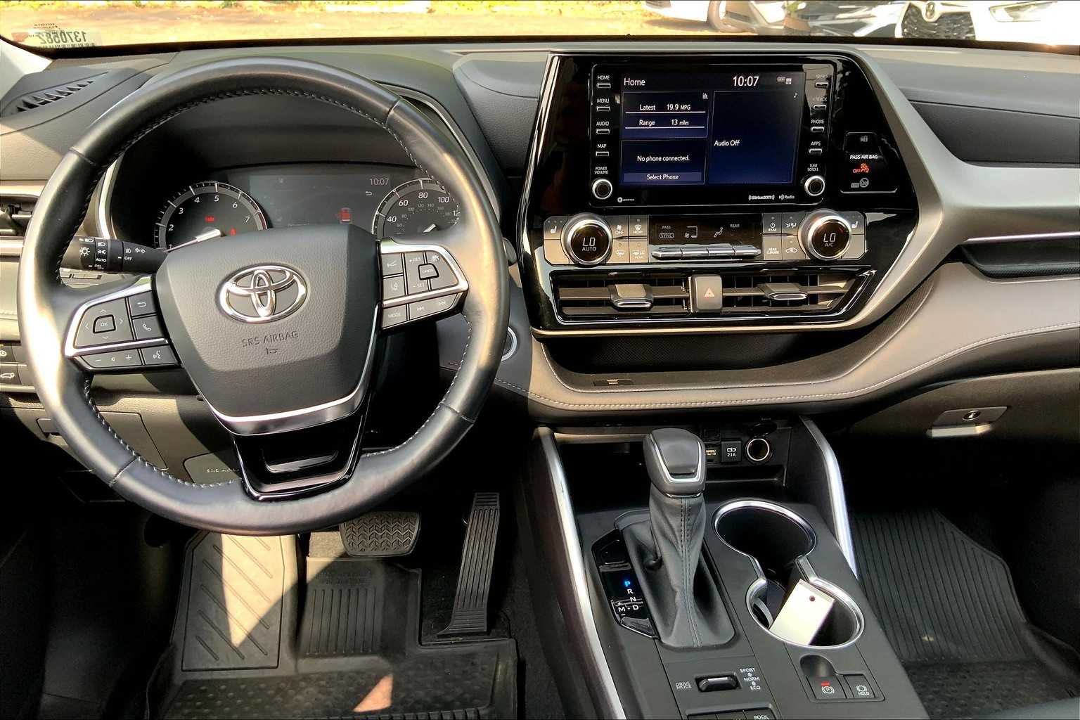 2021 Toyota Highlander XLE photo 15