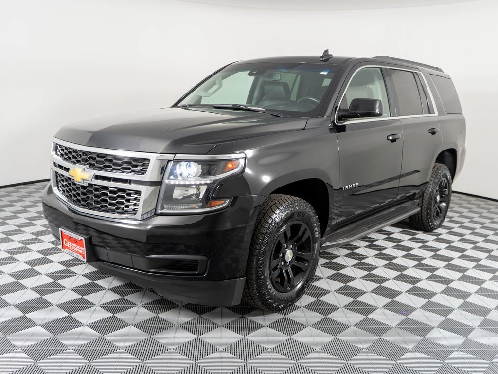 2017 Chevrolet Tahoe LT photo 2