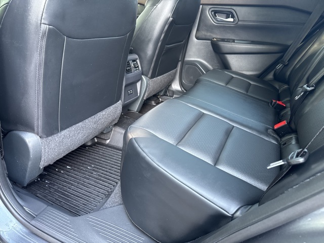 2023 Nissan Rogue SV photo 18