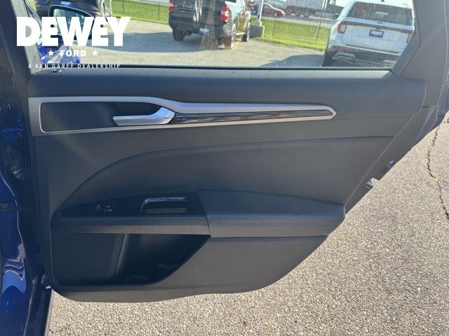 2016 Ford Fusion SE photo 28