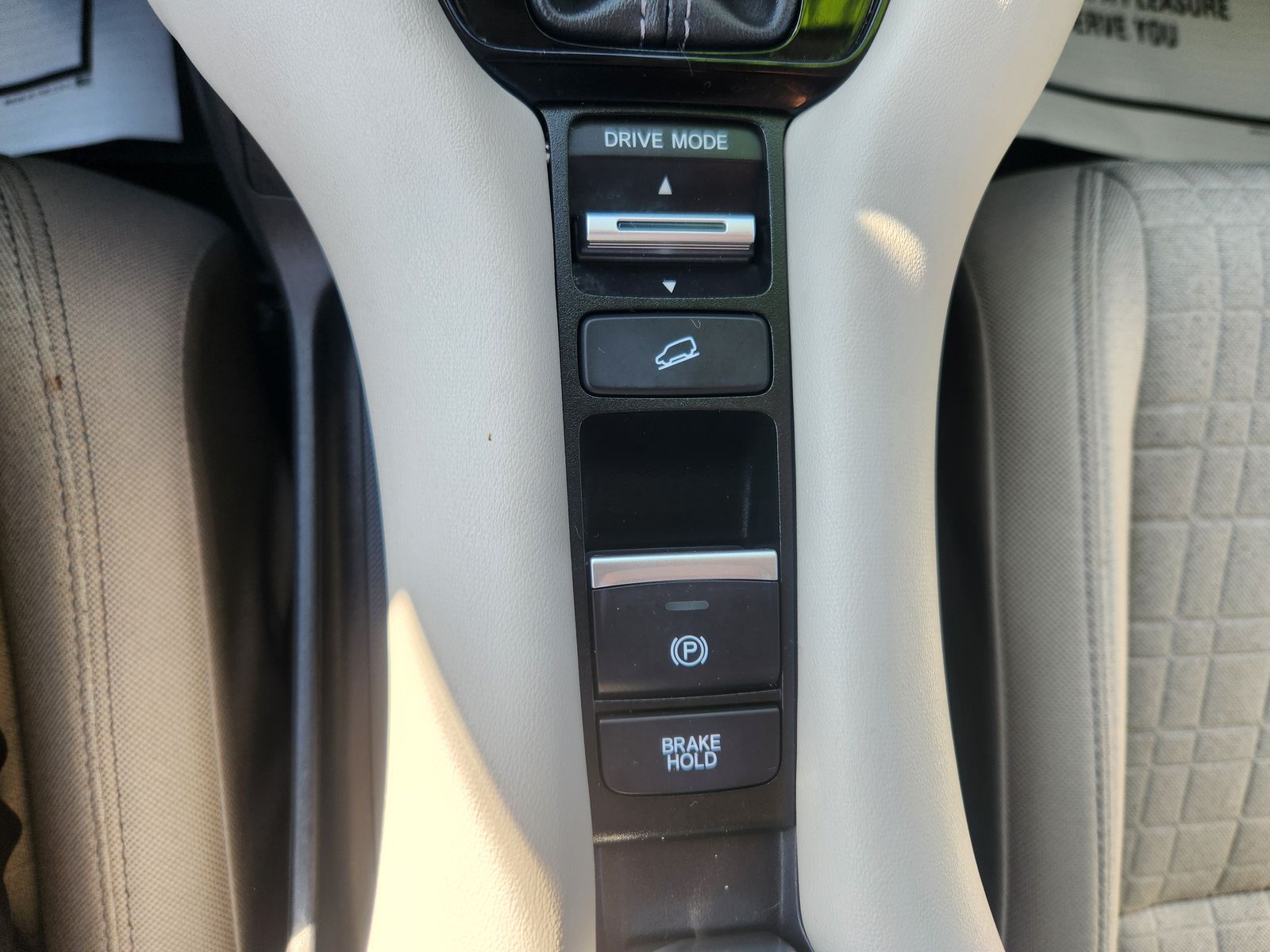 2023 Honda HR-V LX photo 24