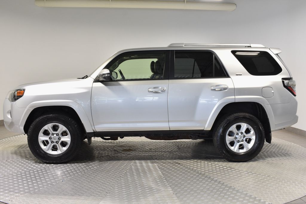2016 Toyota 4Runner SR5 Premium photo 2