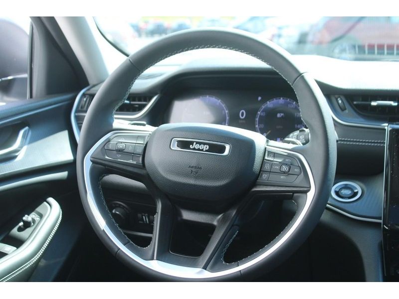 2024 Jeep Grand Cherokee Laredo X photo 13