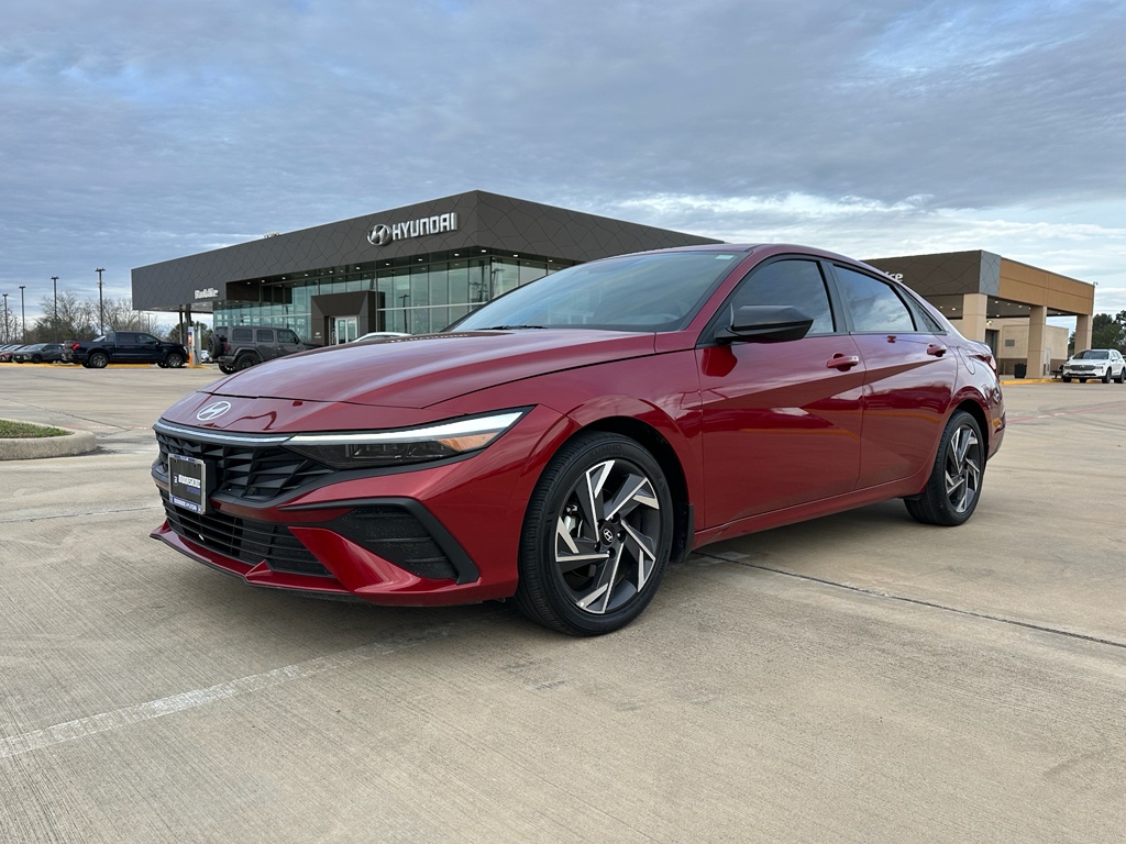 2025 Hyundai Elantra SEL's photo