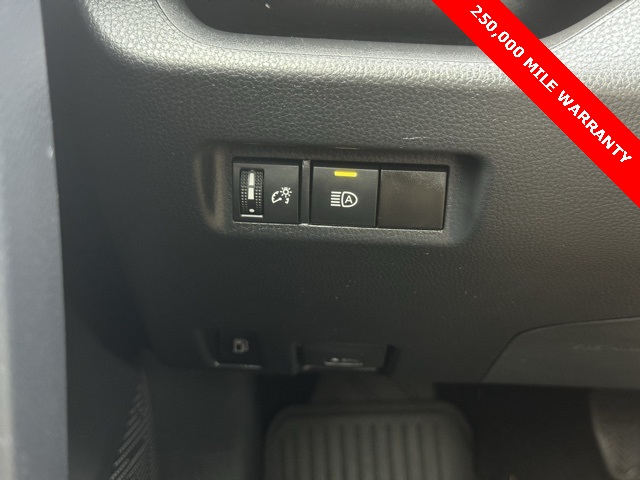 2024 Toyota RAV4 Hybrid XLE photo 9