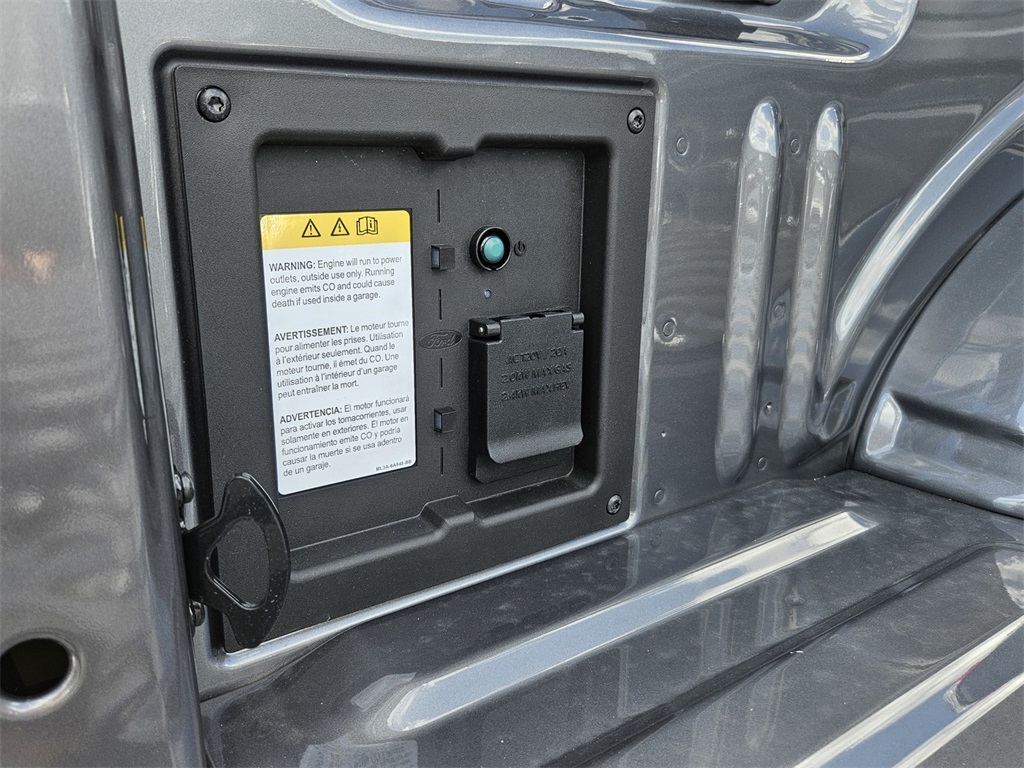 2025 Ford F-150 XLT photo 24