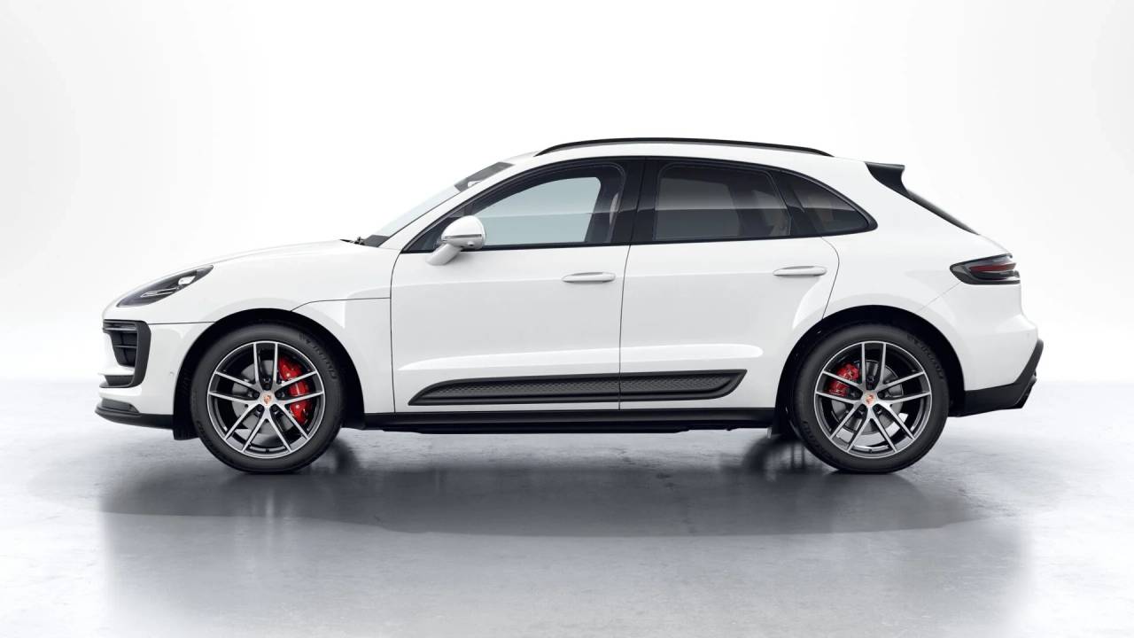 2026 Porsche Macan S photo 2