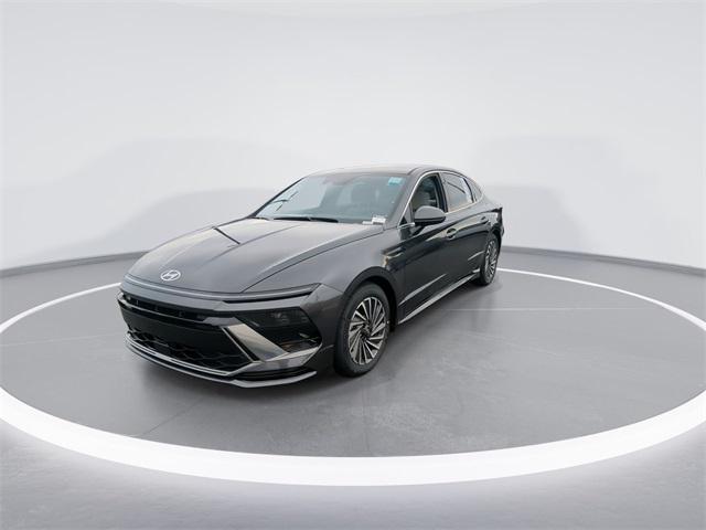 2025 Hyundai Sonata Hybrid SEL photo 3