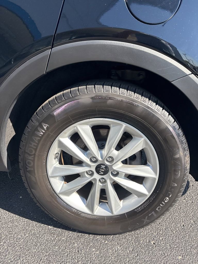 2020 Kia Sorento LX S photo 10
