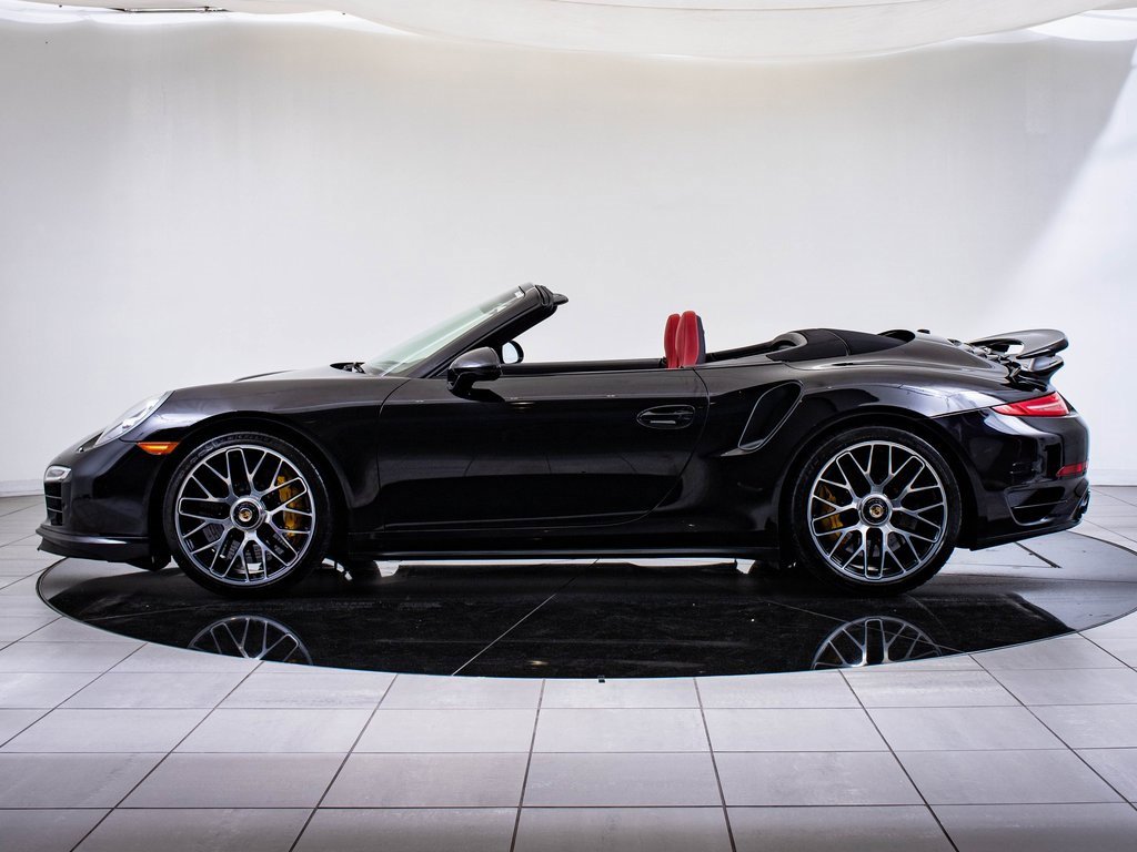 2015 Porsche 911 Turbo S photo 2