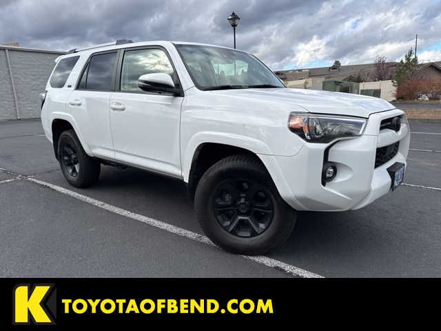 2022 Toyota 4Runner SR5 Premium's photo