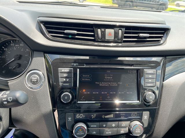 2022 Nissan Rogue Sport SL photo 22