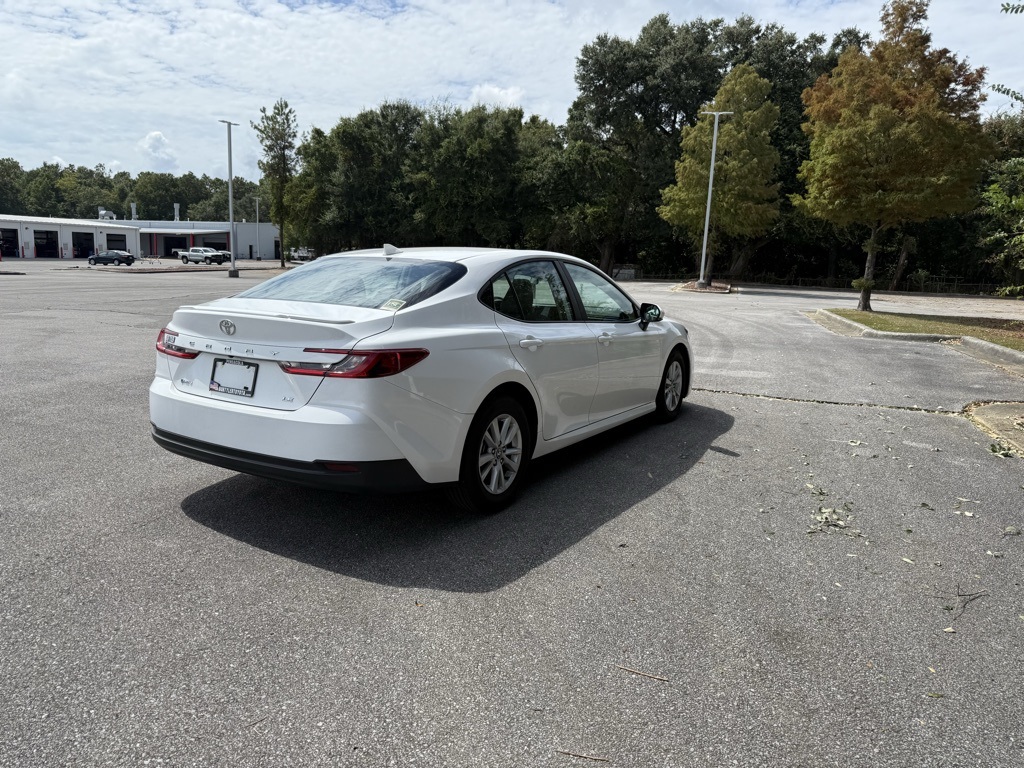 2025 Toyota Camry photo 5