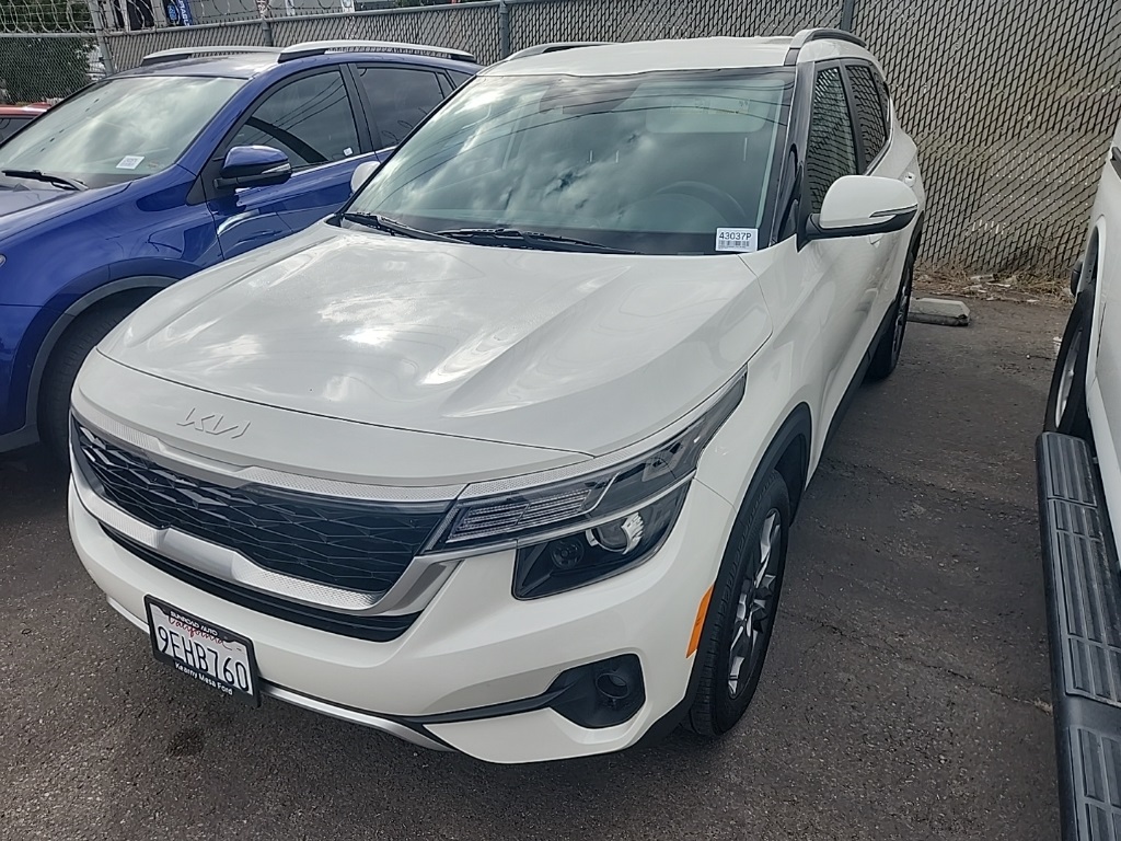 2023 Kia Seltos S Nightfall Edition photo 3