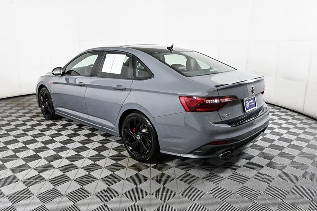 2023 Volkswagen Jetta GLI Autobahn photo 4