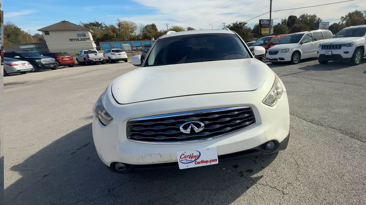 2010 Infiniti FX35 photo 2