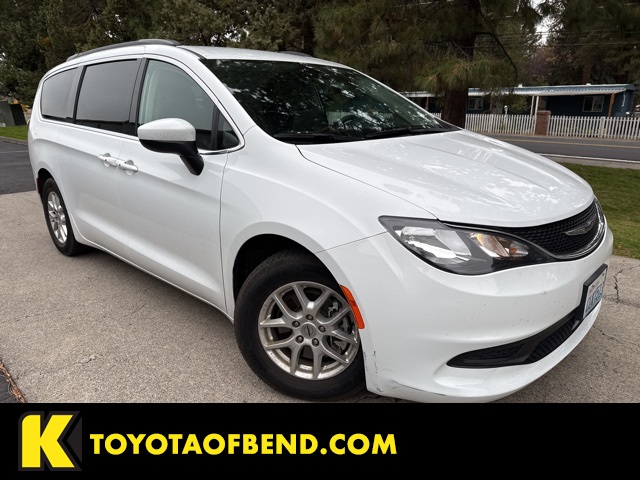 2021 Chrysler Voyager's photo