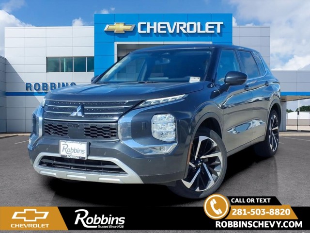 2024 Mitsubishi Outlander SE's photo