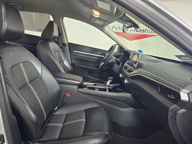 2023 Nissan Altima 2.5 SR photo 3