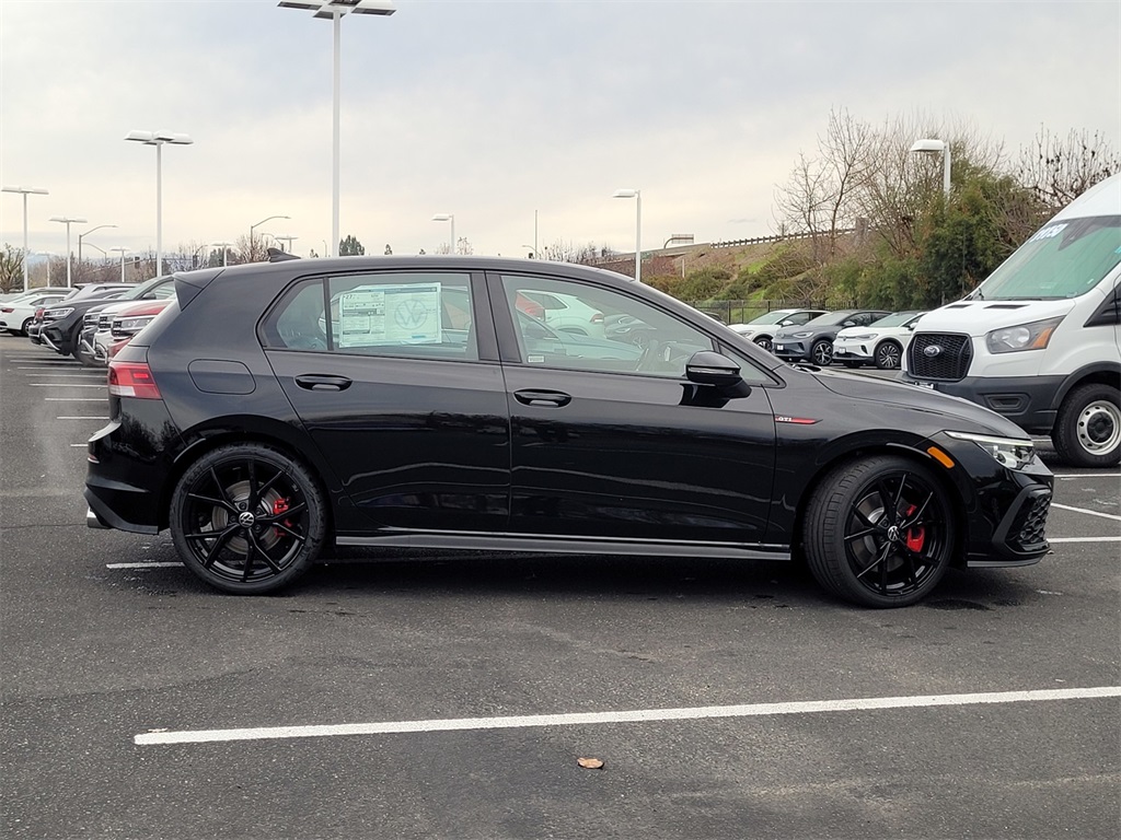 2024 Volkswagen Golf GTI 380 SE photo 2