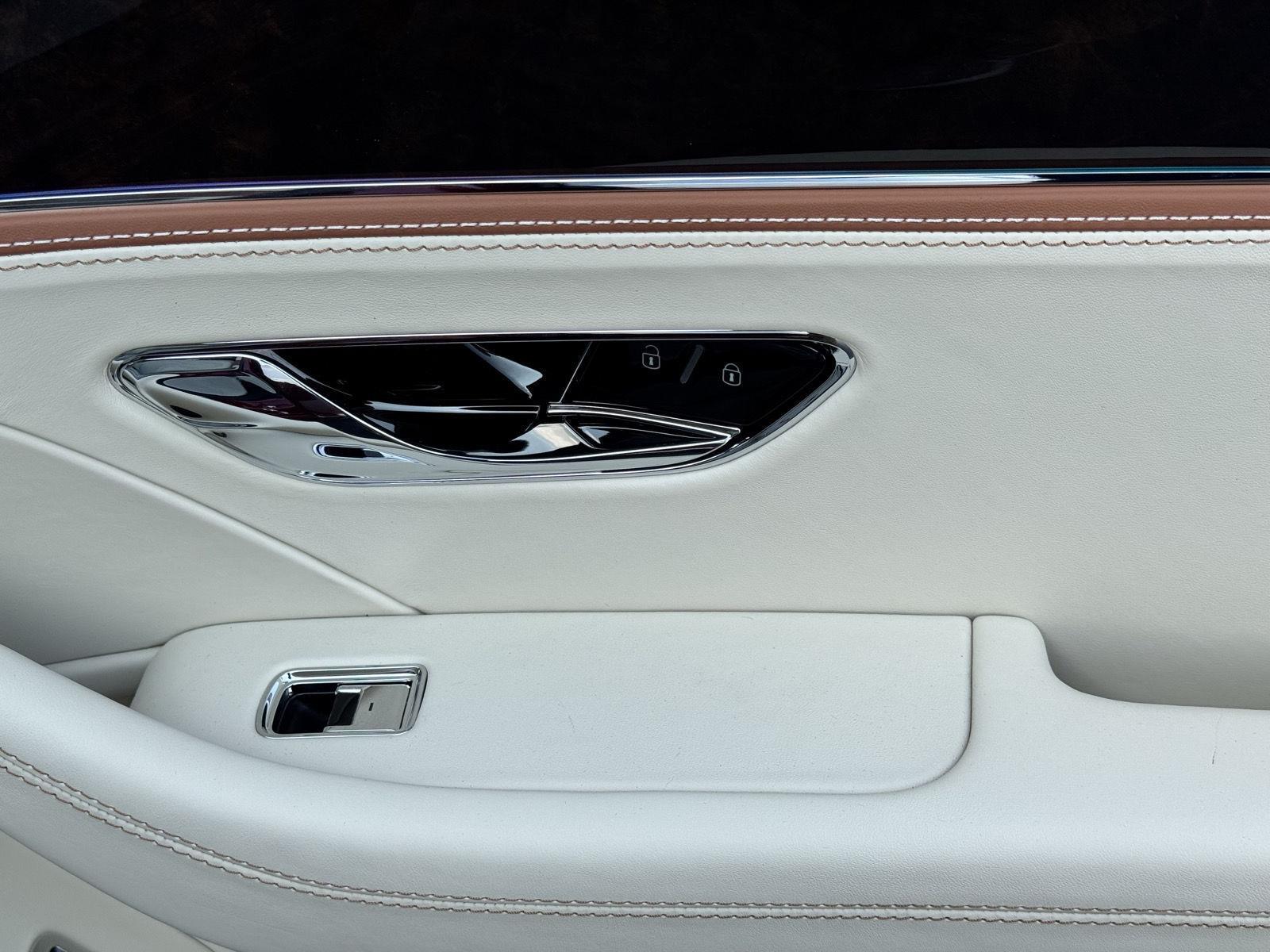 2026 Bentley Flying Spur photo 24