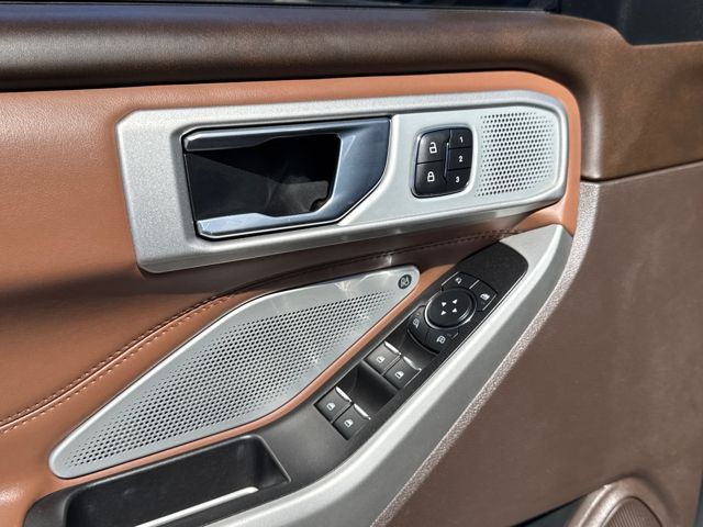 2022 Ford Explorer King Ranch photo 5