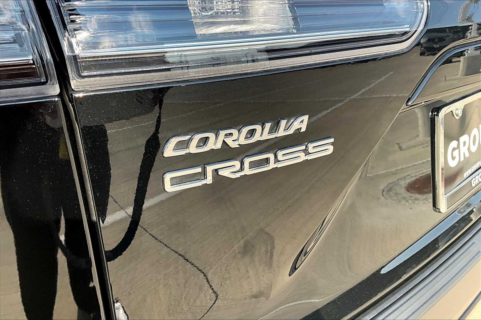 2024 Toyota Corolla Cross XLE photo 29