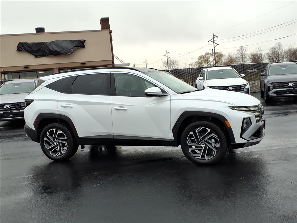 2026 Hyundai Tucson Hybrid Limited photo 2