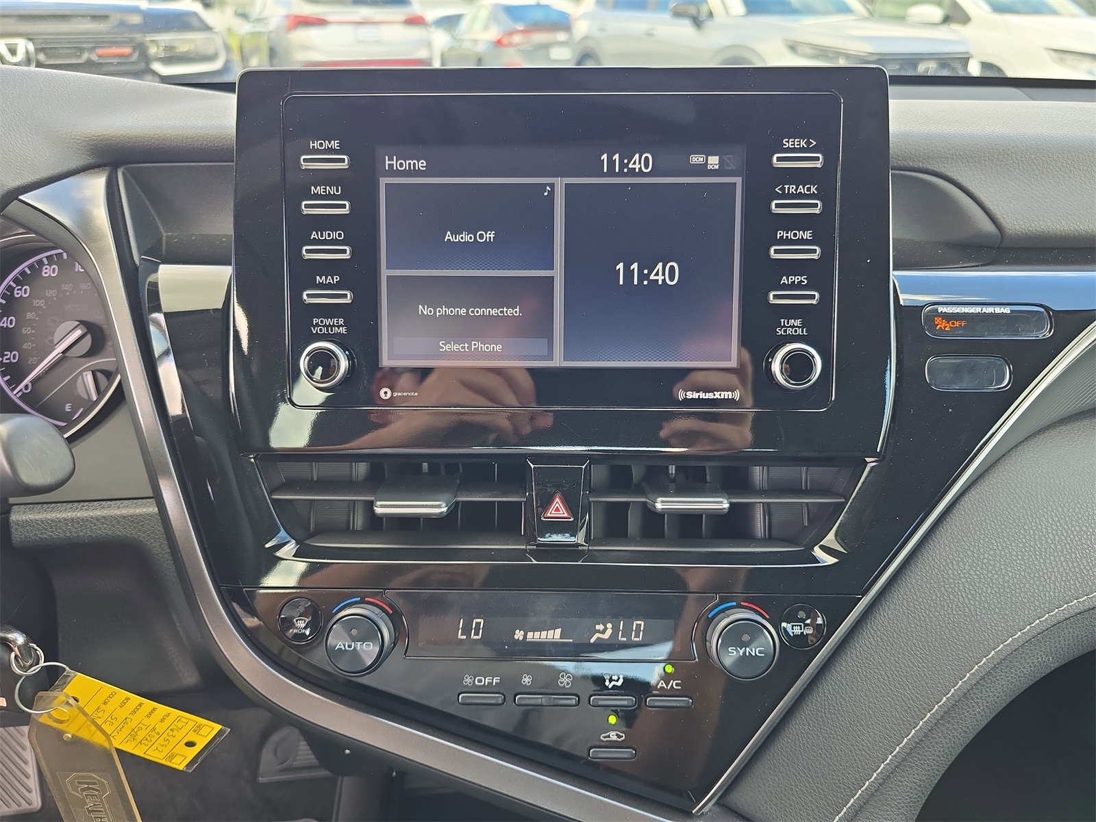 2023 Toyota Camry SE photo 18