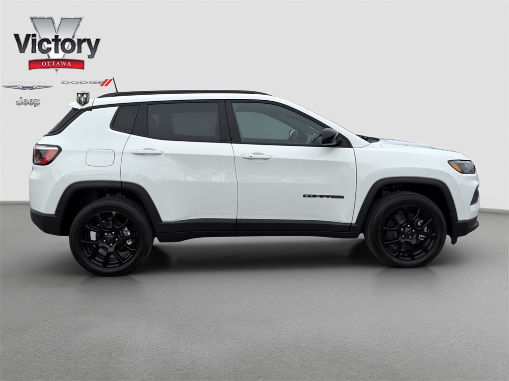 2026 Jeep Compass Altitude photo 3