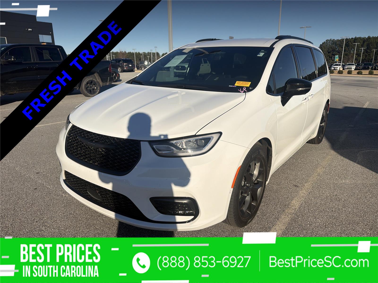 2024 Chrysler Pacifica Touring L's photo