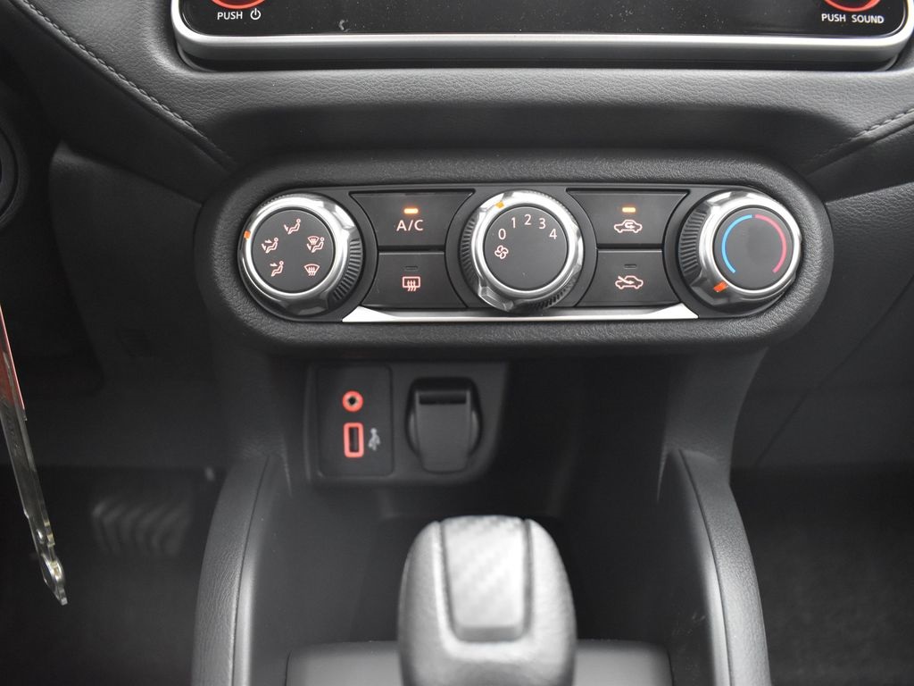 2025 Nissan Versa 1.6 S photo 11